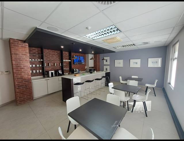 503M² OFFICE FOR SALE IN MELROSE ARCH